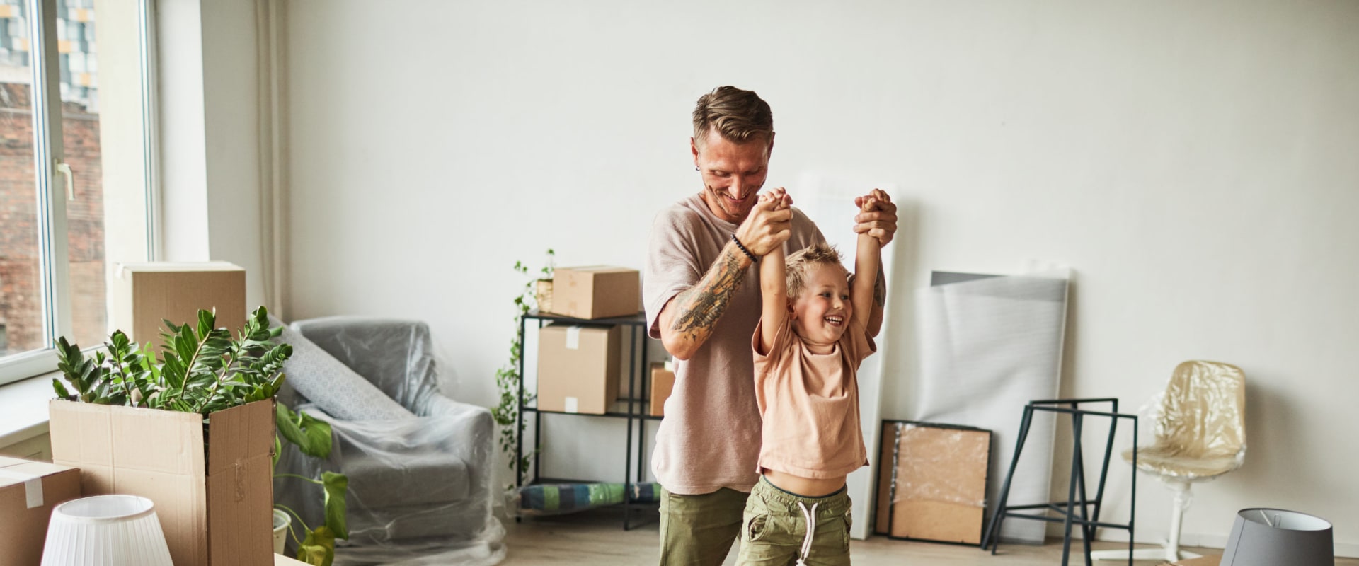 Choosing the Right Packing Materials: A Comprehensive Guide to Relocating Internationally