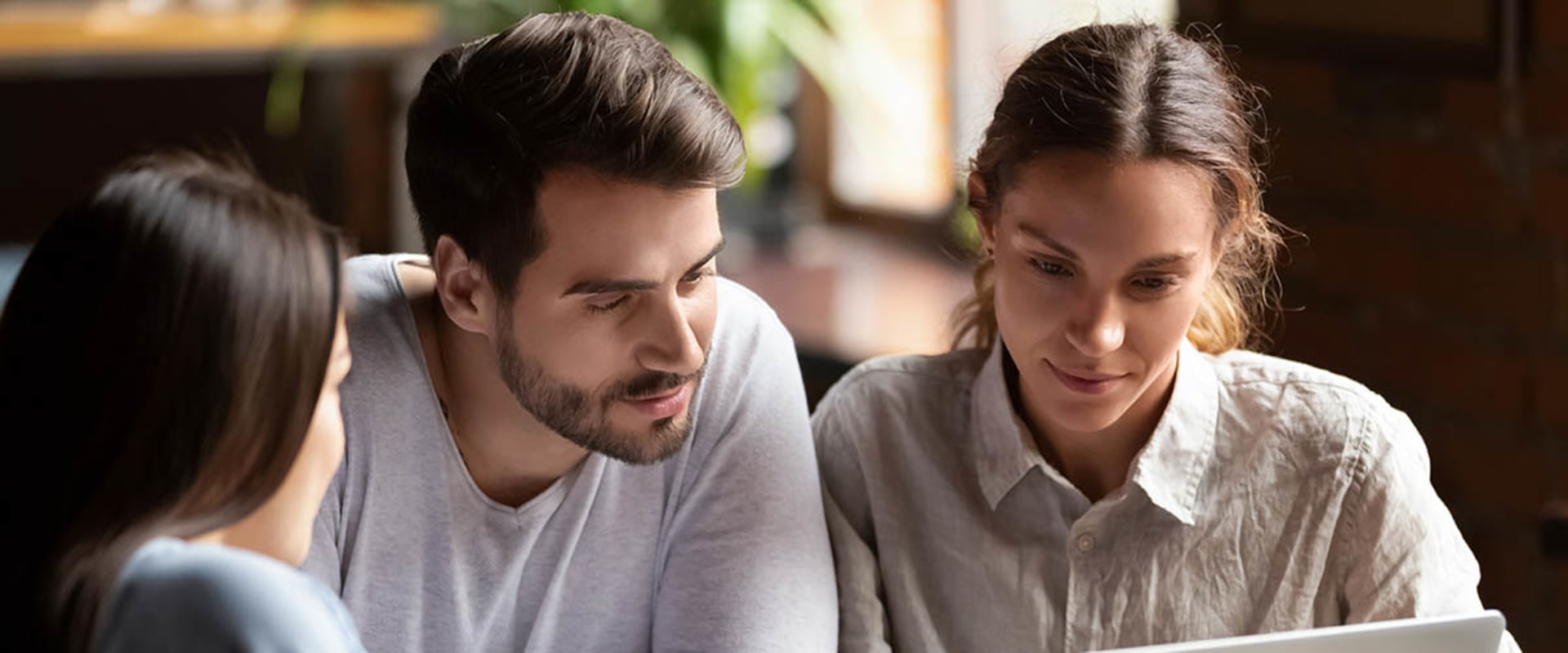 How to Negotiate for Better Deals with International Relocation Companies in Hong Kong