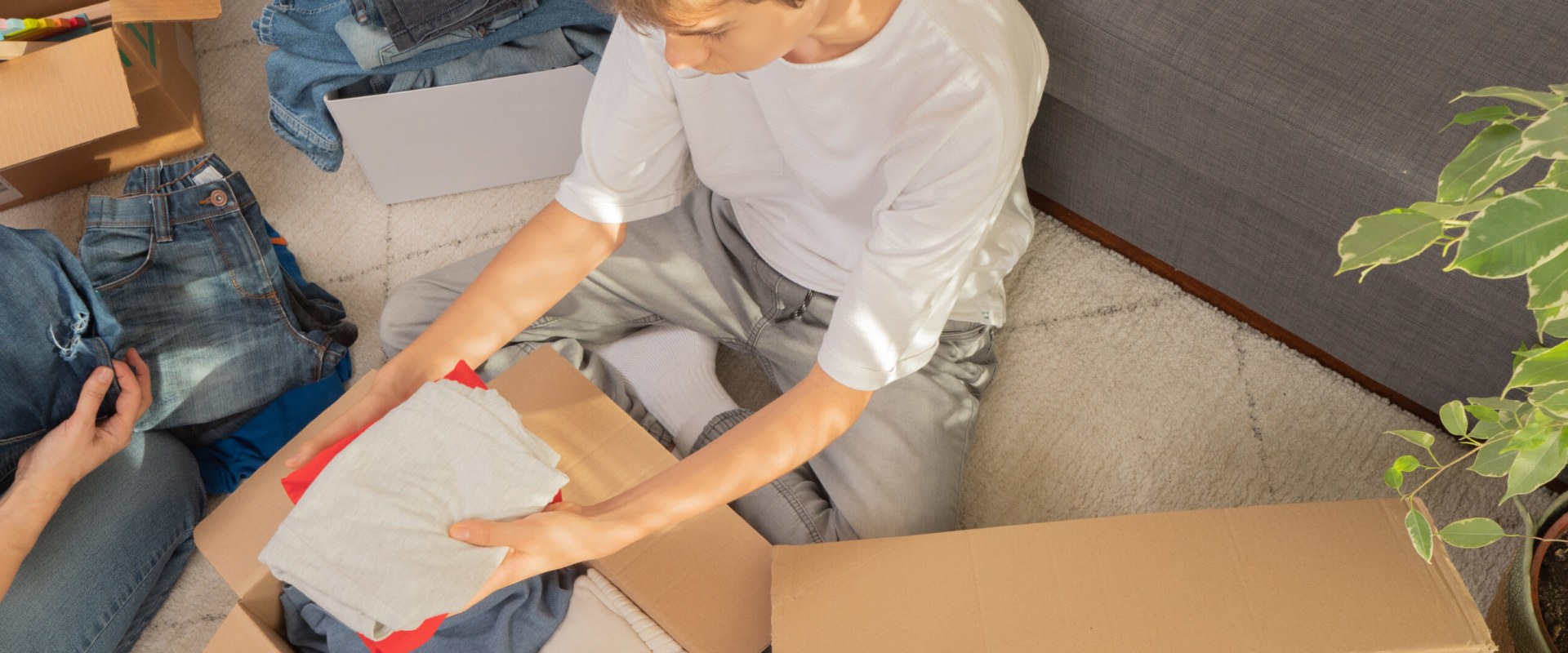 Decluttering and Downsizing: How to Simplify Your International Move